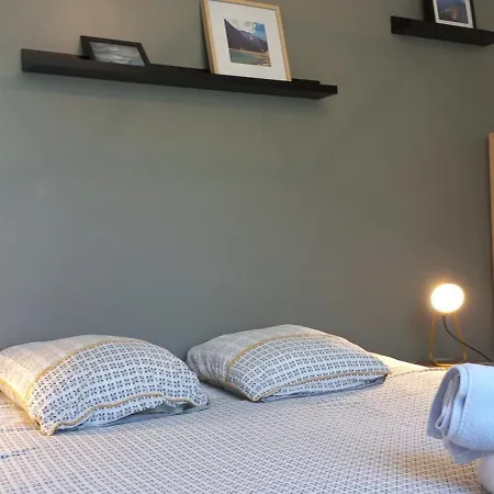 Апартаменты Du Doumet - Luz Centre - Parking Et Garage Individuel Ferme - Draps Et Serviettes Inclus Люс-Сен-Совёр